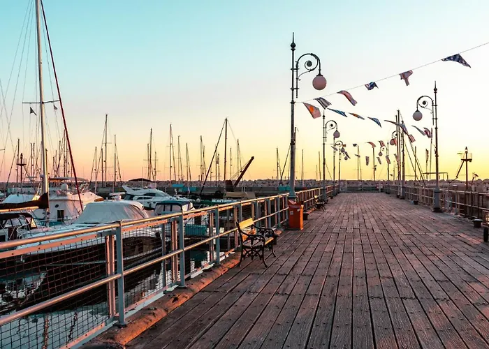 Palmbeach Finikoudes - 1min To Lárnaca