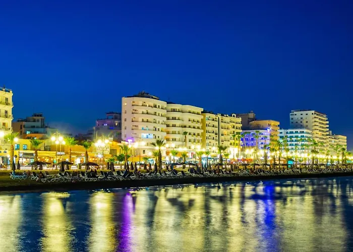 Palmbeach Finikoudes - 1min To Apartmán