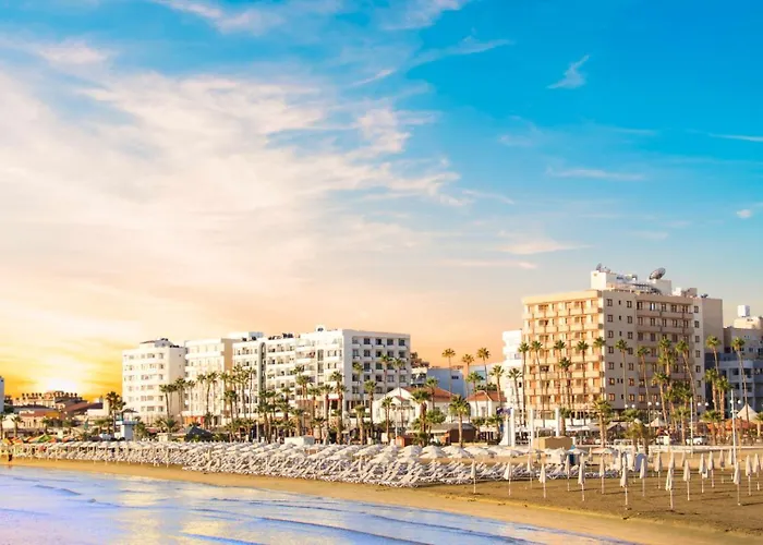 Palmbeach Finikoudes - 1min To Larnaca